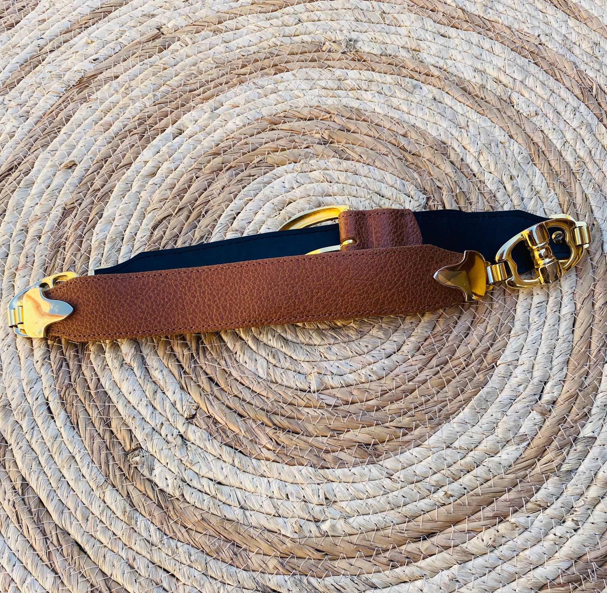 Magnifique ceinture de taille des années 80 en croute de cuir