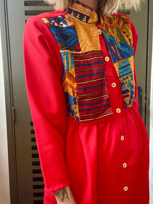 Robe des années 70 entièrement boutonnée taille 34