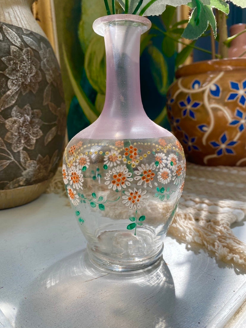 Adorable petit vase vintage en verre et opaline
